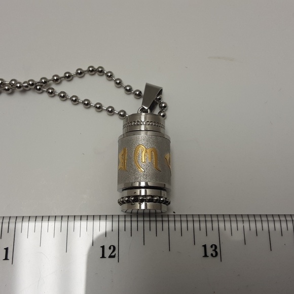 TIBETAN BUDDHIST PRAYER KEEPSAKE NECKPIECE - Picture 4 of 5